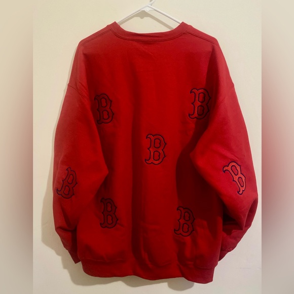 ❤️ BOSTON RED SOX Embroidered sweatshirt . - Picture 2 of 2